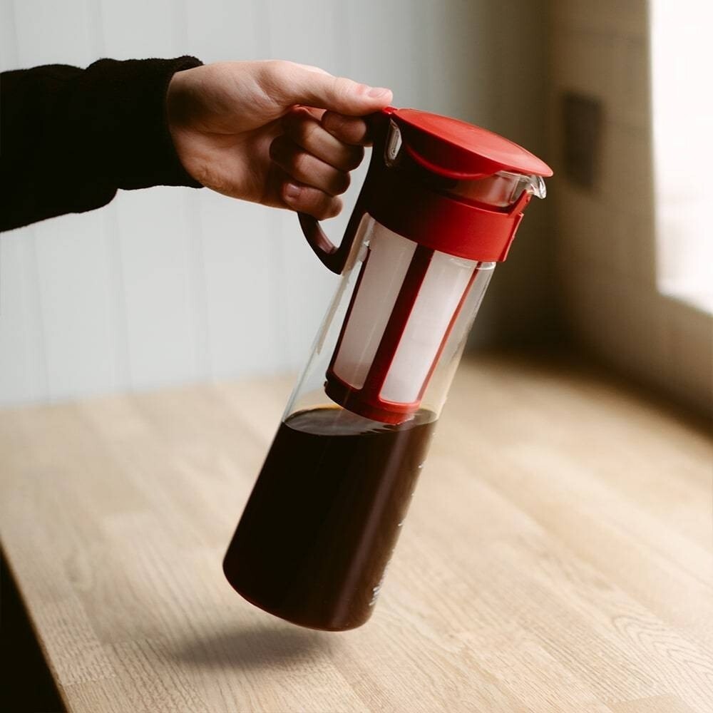 Hario Mizudashi cold brew coffee pot in red, 600 ml